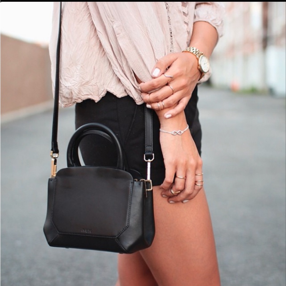 Aritzia Auxiliary Crossbody - Picture 10 of 10